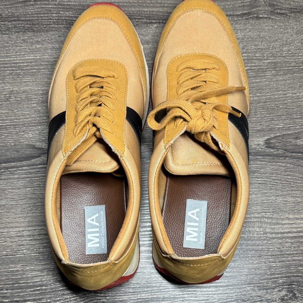 MIA Camel Sneakers with Dark Stripe